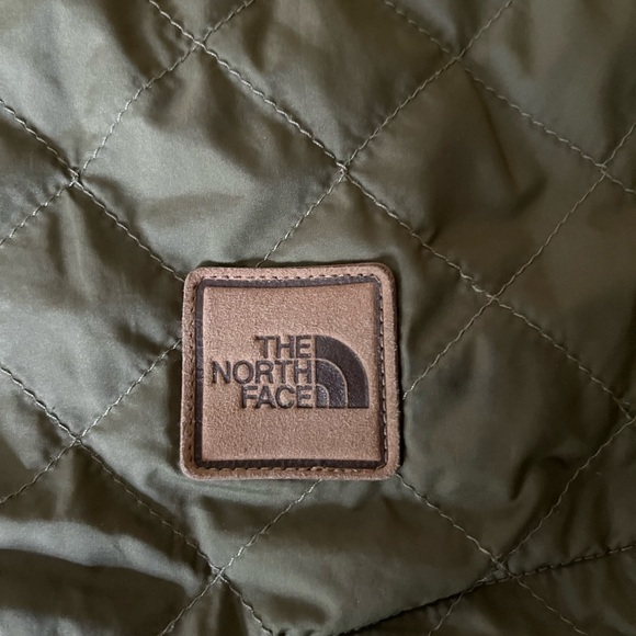 Mens North face reversible jacket - Picture 2 of 3
